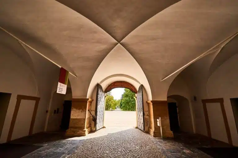 Eingang Schloss Eggenberg